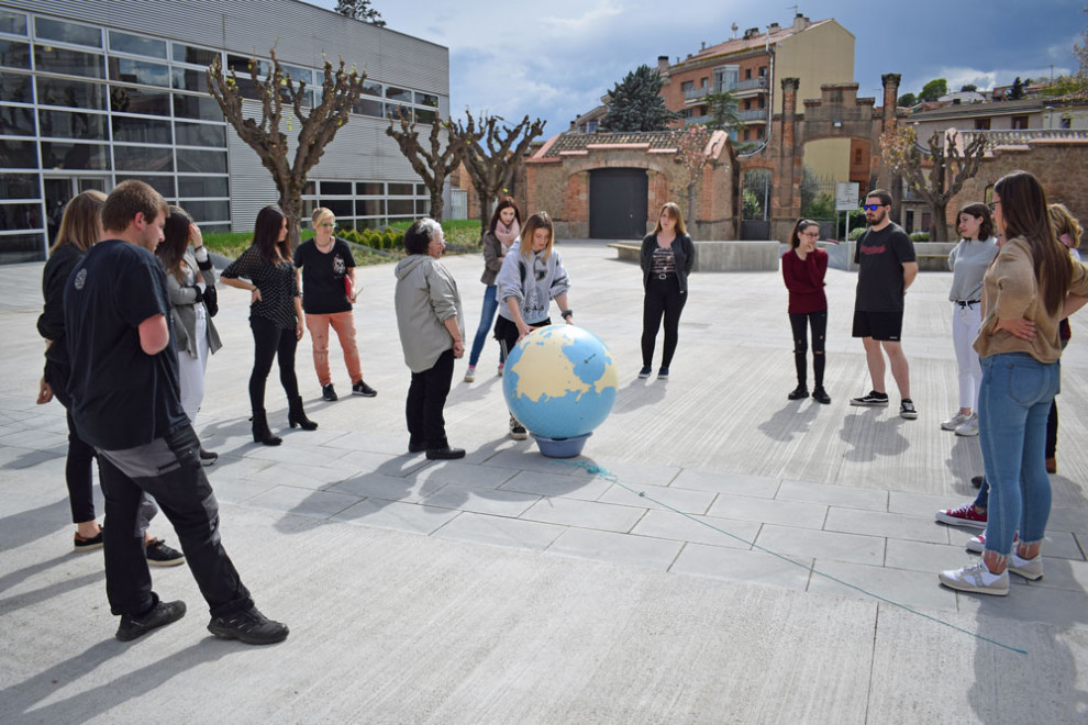 11 d’abril de 2019 – Futures mestres d’educació infantil van treballar com portar la ciència a les aules en el Congrés sobre ciència a les primeres edats d’UManresa