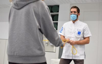 La Clínica Universitària va iniciar un programa per a persones amb seqüeles de la CoViD-19