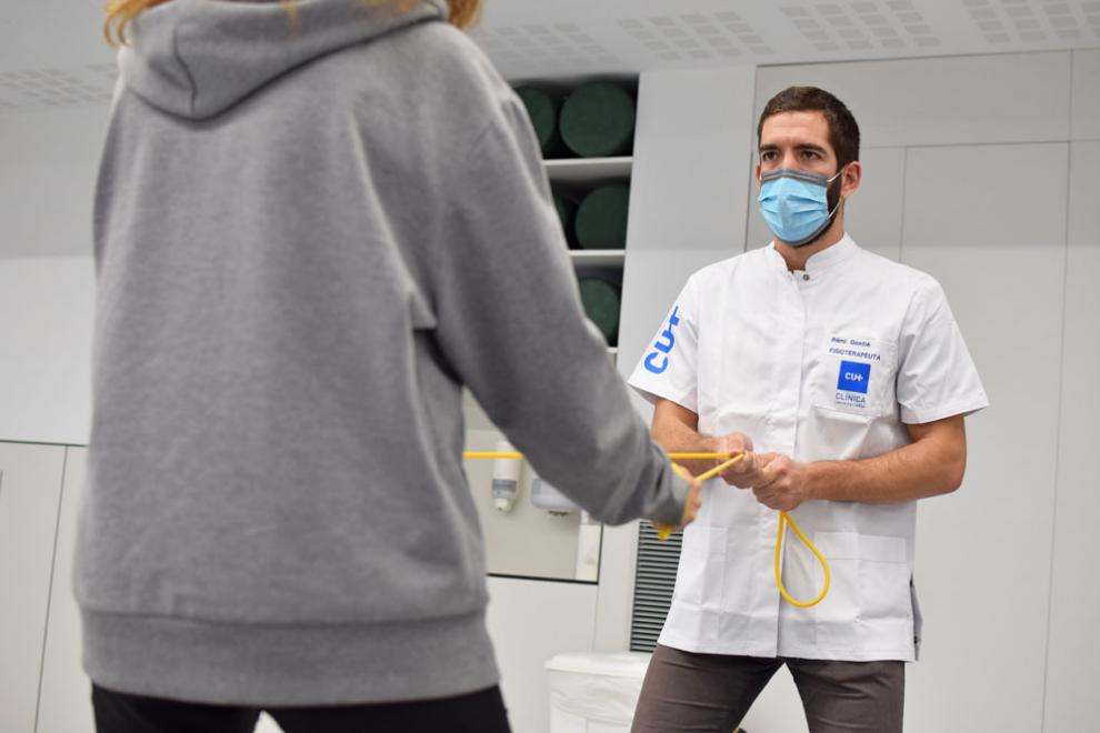 La Clínica Universitària va iniciar un programa per a persones amb seqüeles de la CoViD-19